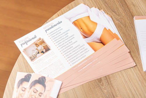 Panfleto - 14x20cm - Couchê 90g - 1000 unidades - Colorido - Criamos sua Arte Grátis - Chame no Whatsapp